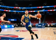 库里传球技术得到赞誉，领先球队晋级